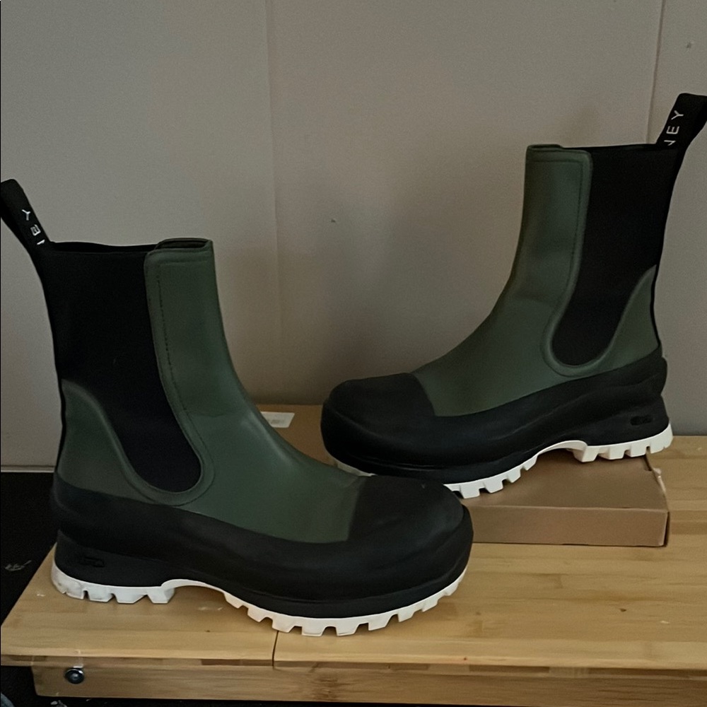 Stella McCartney Green Rain/Snow Boots with Chunky Sole
